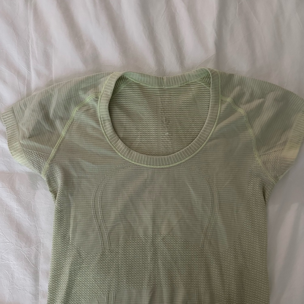 Lululemon Swiftly Tech Short Sleeve Full Length SIZE 4 - NO LONGER SOLD